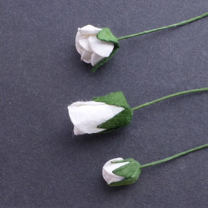 IVORY MULBERRY PAPER ROSEBUDS