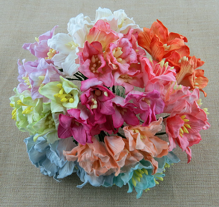 50 MIXED COLOUR MULBERRY PAPER LILY FLOWERS - Click Image to Close