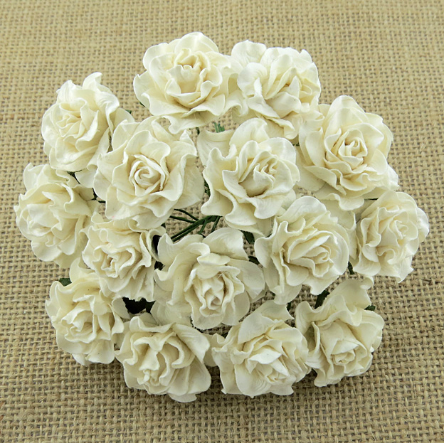 20 IVORY TUSCANY ROSES - 30mm