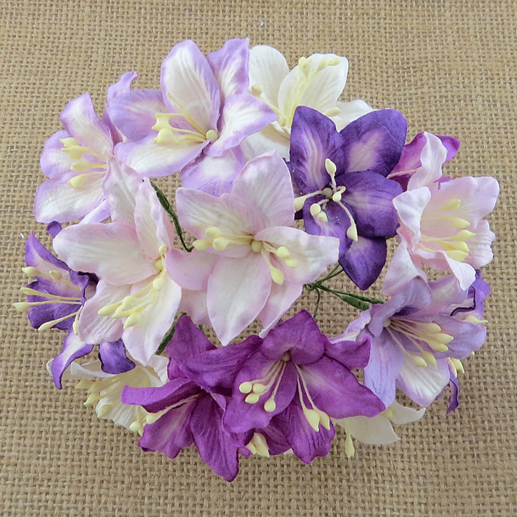 50 MIXED PURPLE/LILAC AND WHITE MULBERRY PAPER LILY FLOWERS - Click Image to Close