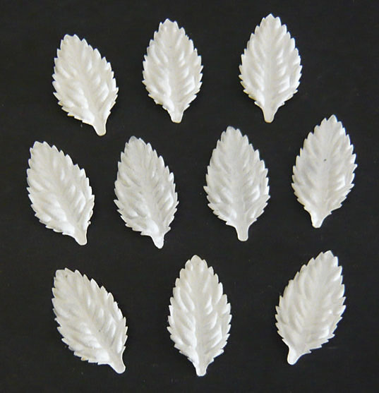 100 WHITE MULBERRY PAPER LEAVES - 40mm - Click Image to Close