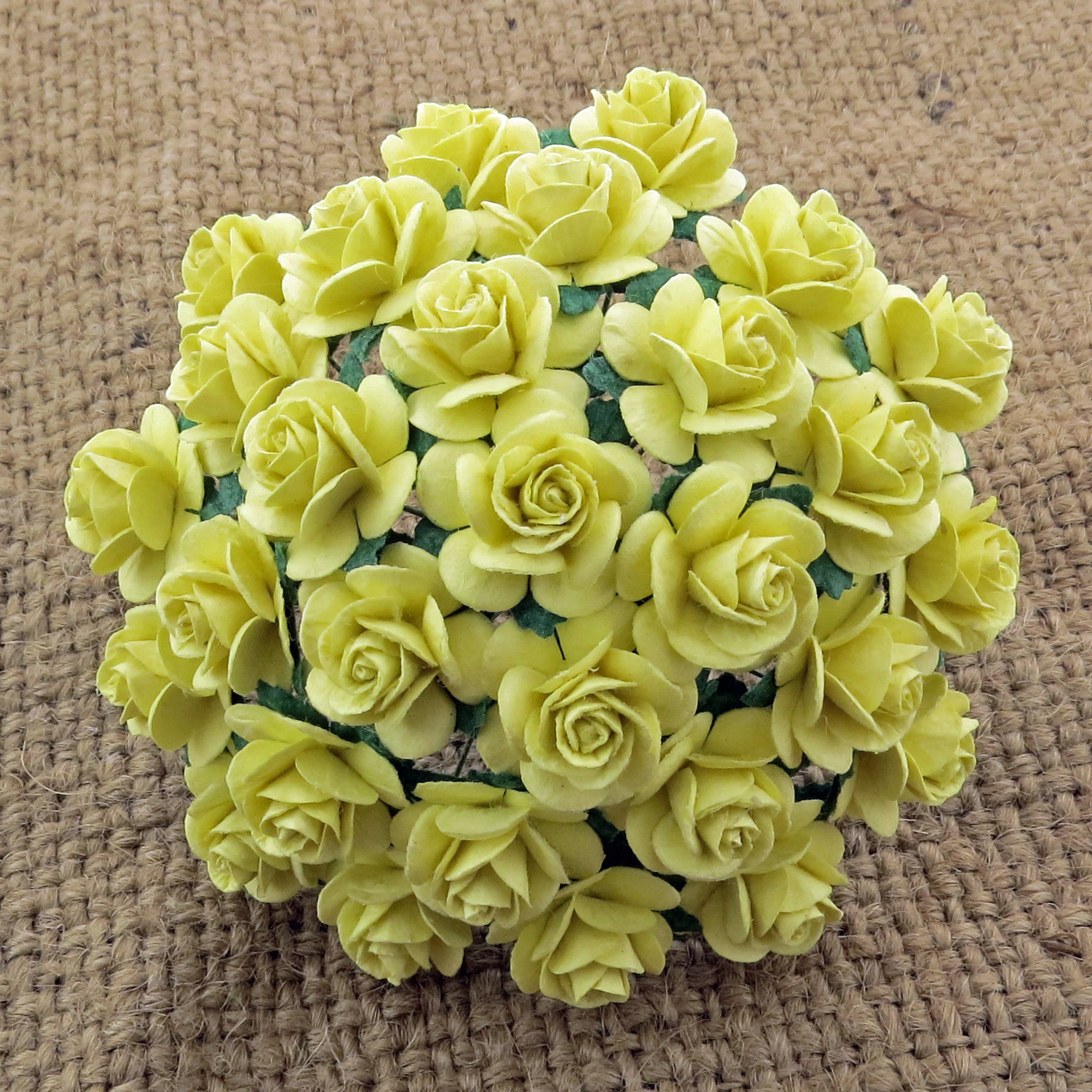 100 LEMON YELLOW MULBERRY PAPER OPEN ROSES - Click Image to Close