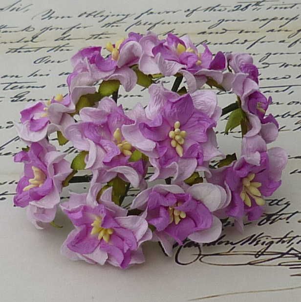 50 LILAC WITH VIOLET CENTRE GARDENIA FLOWERS - Click Image to Close