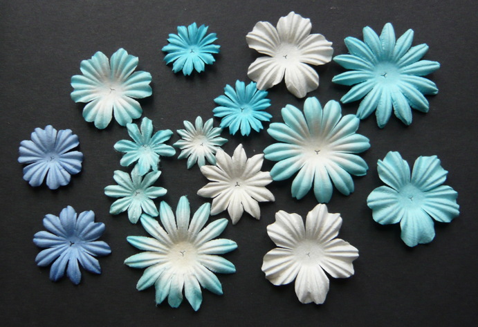 100 MIXED BLUE/WHITE TONE BLOOM SET - Click Image to Close